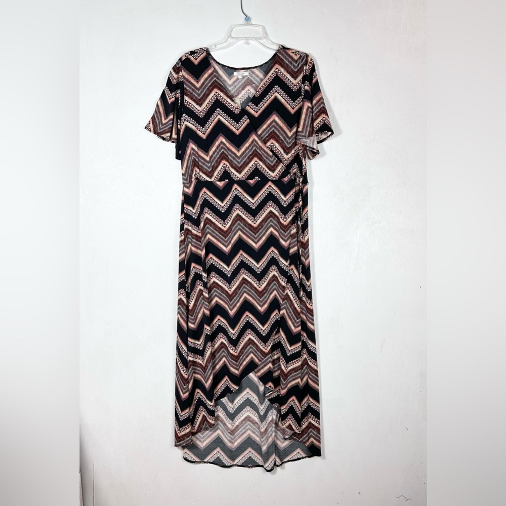 NWT Maurices faux wrap tie waist hi low asymmetrical chevron dress short sleeves